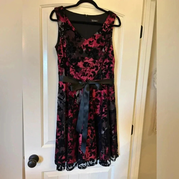 Beautifully Layered Party Dress! #romantic - Picture 3 of 10